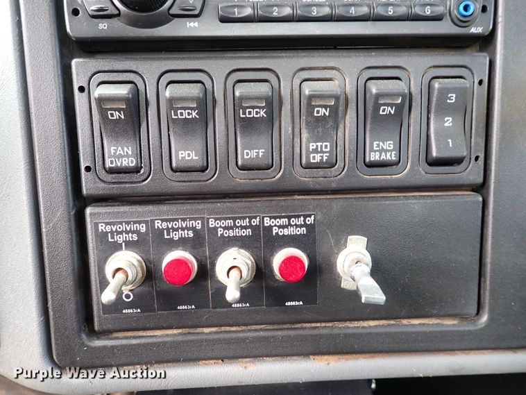 image for item DJ0085 2007 International 7600  hydrovac truck