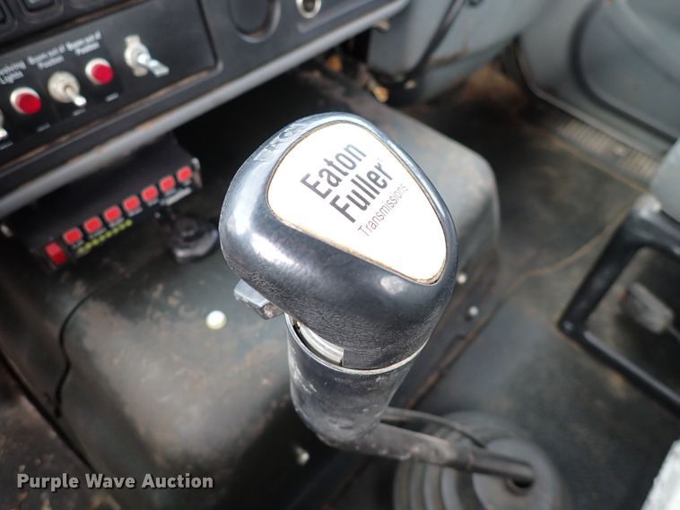 image for item DJ0085 2007 International 7600  hydrovac truck