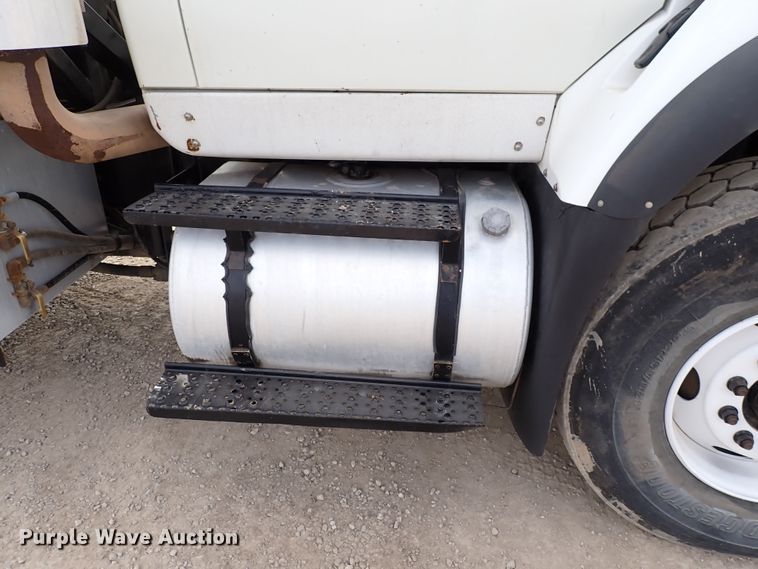 image for item DJ0085 2007 International 7600  hydrovac truck