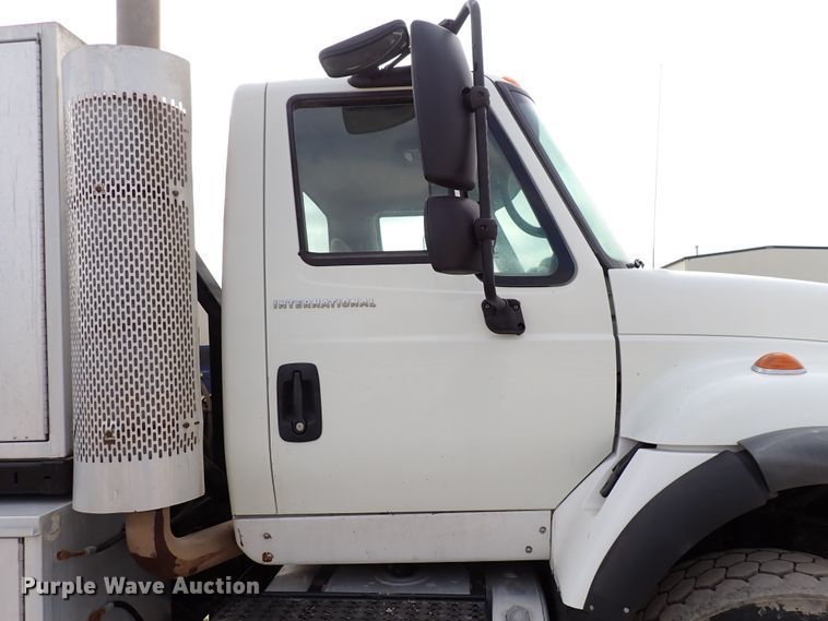 image for item DJ0085 2007 International 7600  hydrovac truck