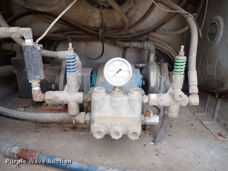 image for item DJ0085 2007 International 7600  hydrovac truck