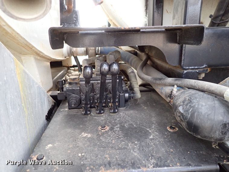 image for item DJ0085 2007 International 7600  hydrovac truck