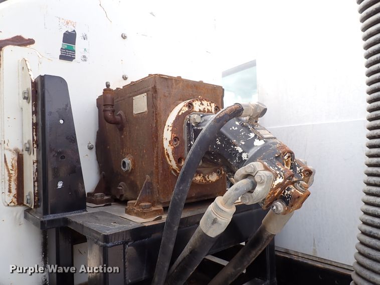 image for item DJ0085 2007 International 7600  hydrovac truck