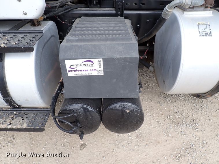 image for item DJ0085 2007 International 7600  hydrovac truck