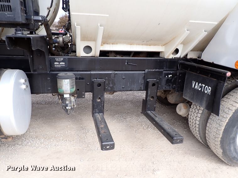 image for item DJ0085 2007 International 7600  hydrovac truck