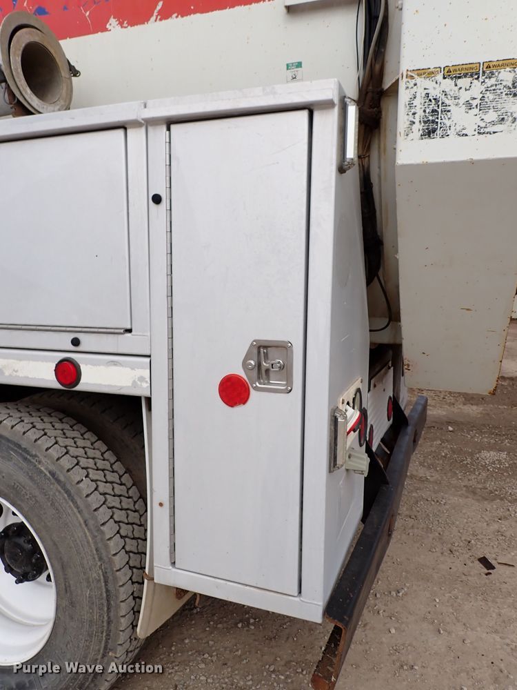 image for item DJ0085 2007 International 7600  hydrovac truck