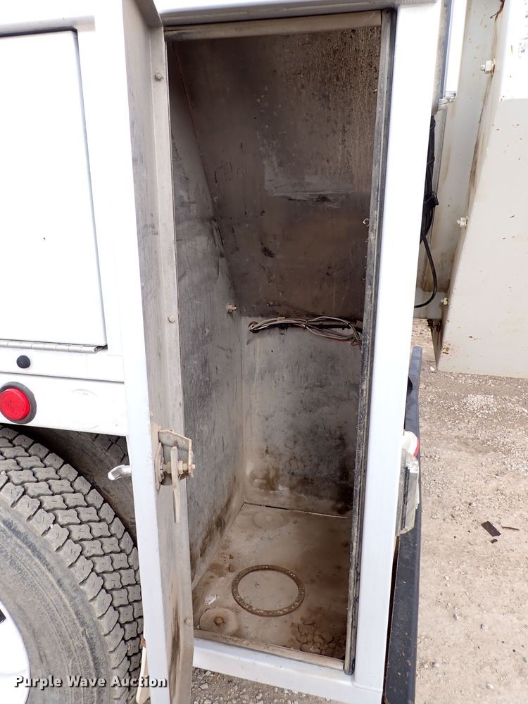 image for item DJ0085 2007 International 7600  hydrovac truck