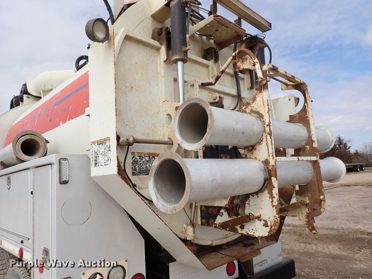 image for item DJ0085 2007 International 7600  hydrovac truck