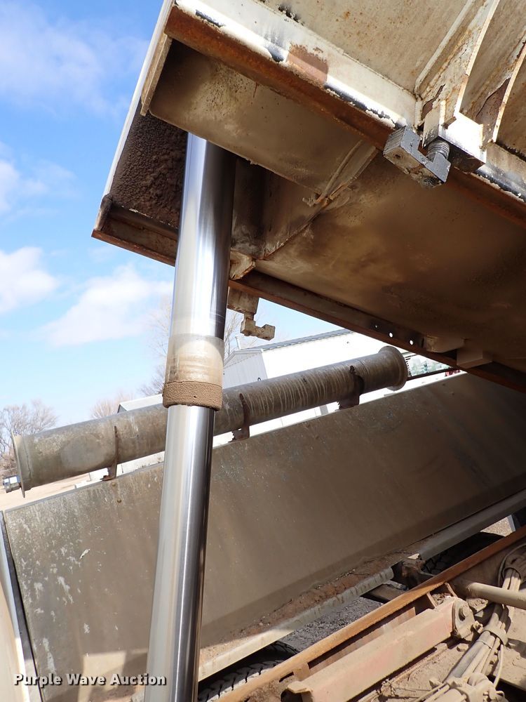 image for item DJ0085 2007 International 7600  hydrovac truck