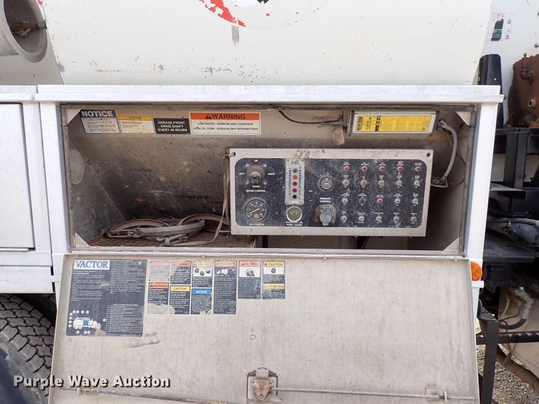 image for item DJ0085 2007 International 7600  hydrovac truck