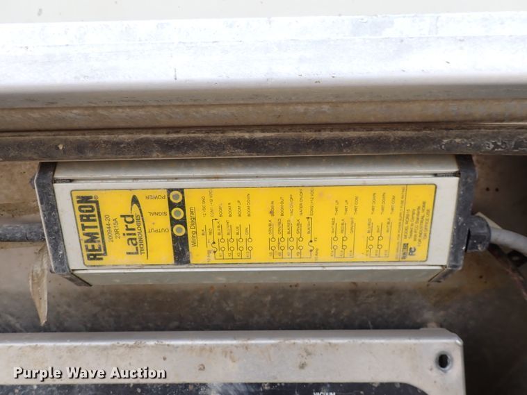 image for item DJ0085 2007 International 7600  hydrovac truck