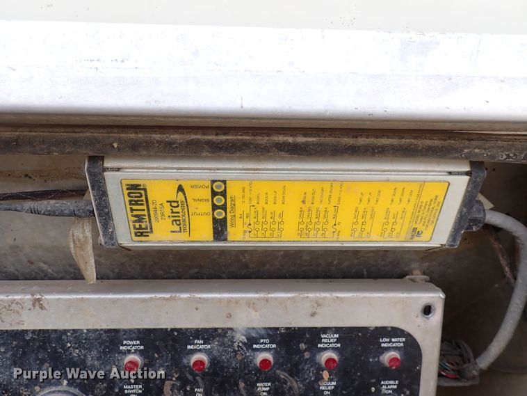 image for item DJ0085 2007 International 7600  hydrovac truck