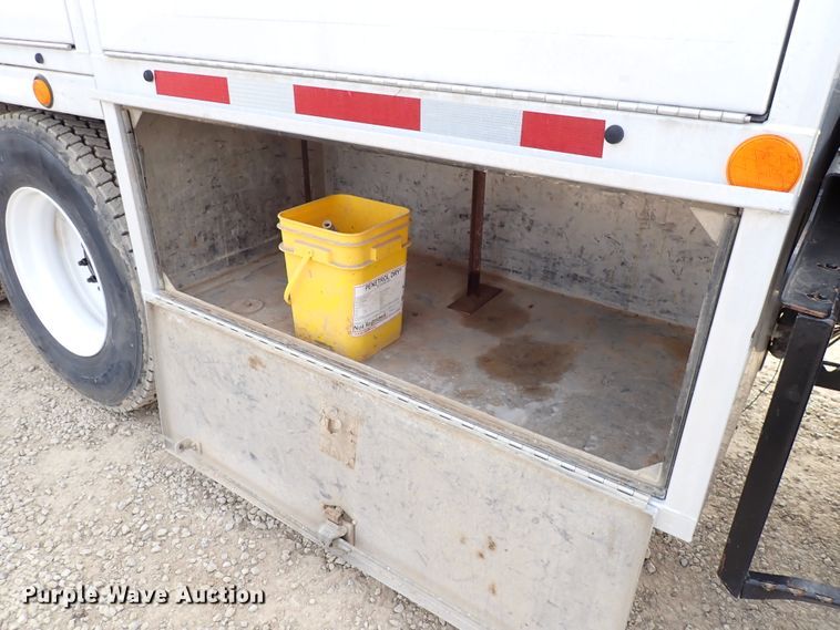 image for item DJ0085 2007 International 7600  hydrovac truck