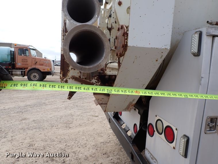 image for item DJ0085 2007 International 7600  hydrovac truck