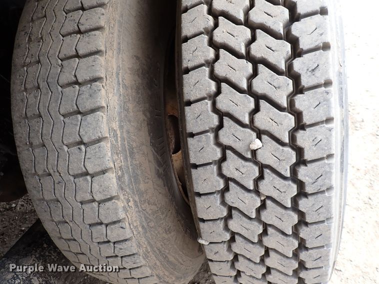 image for item DJ0085 2007 International 7600  hydrovac truck