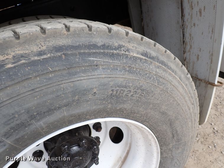 image for item DJ0085 2007 International 7600  hydrovac truck