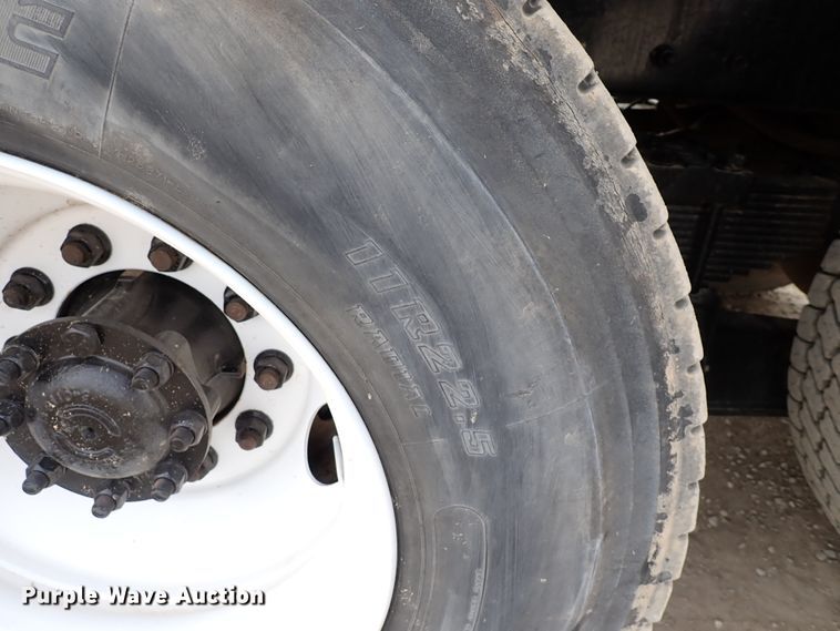 image for item DJ0085 2007 International 7600  hydrovac truck