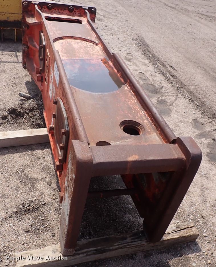 image for item DJ0165 NPK E220 hydraulic hammer