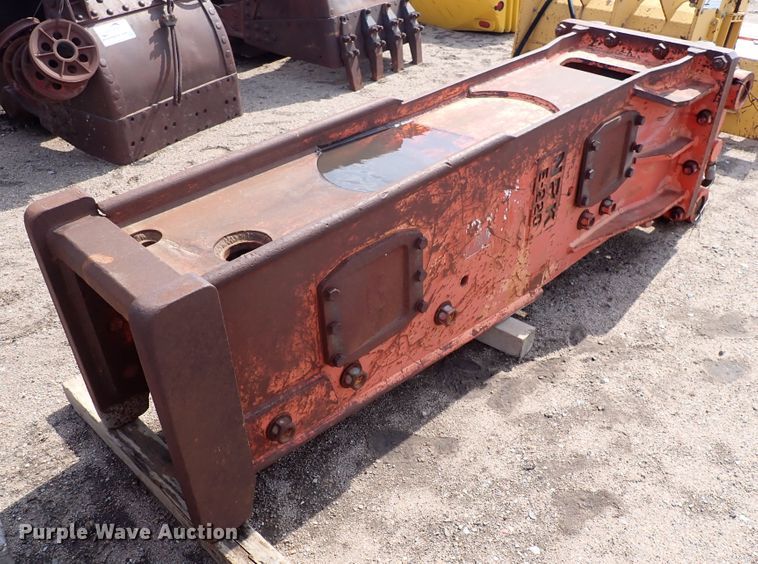 image for item DJ0165 NPK E220 hydraulic hammer