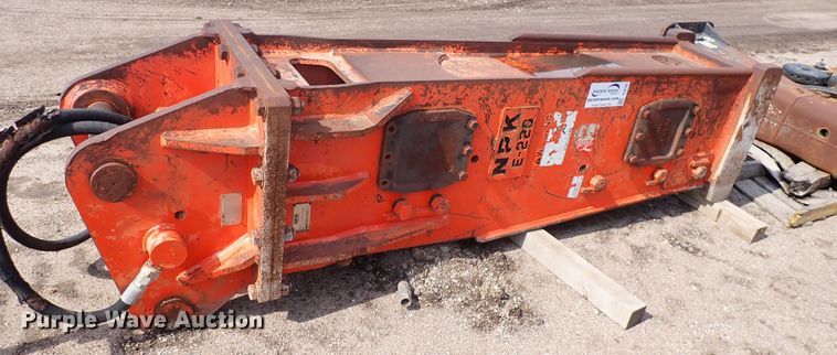 image for item DJ0165 NPK E220 hydraulic hammer