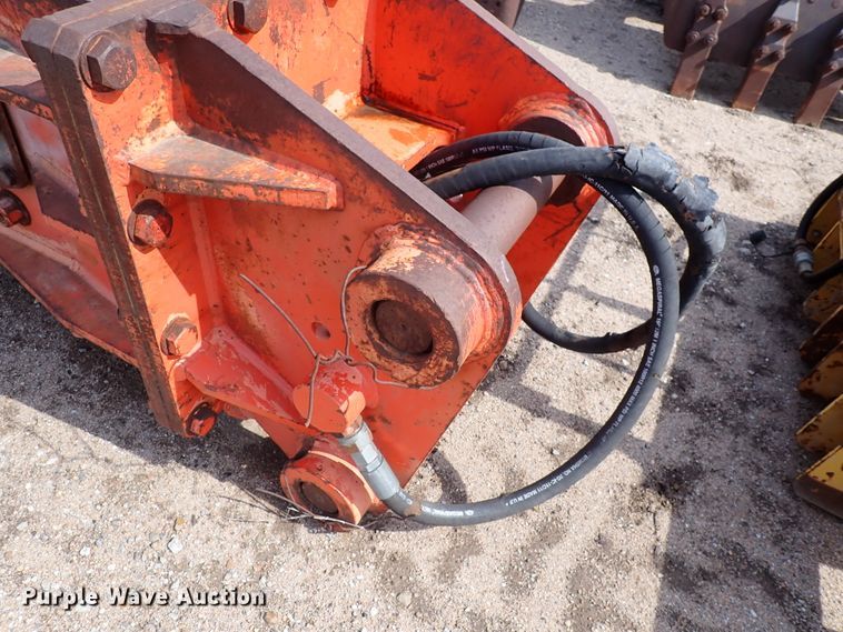 image for item DJ0165 NPK E220 hydraulic hammer