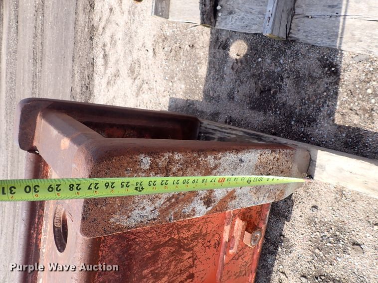 image for item DJ0165 NPK E220 hydraulic hammer