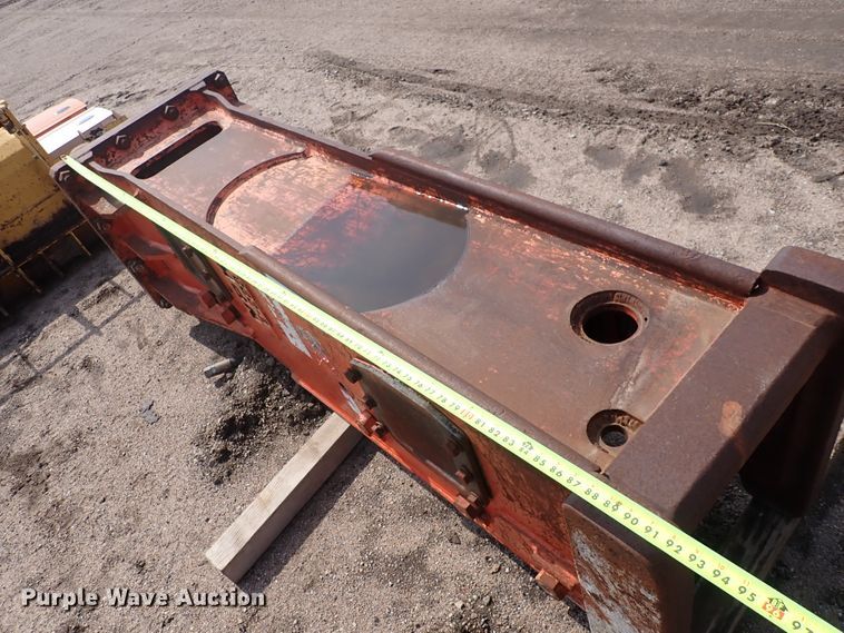 image for item DJ0165 NPK E220 hydraulic hammer