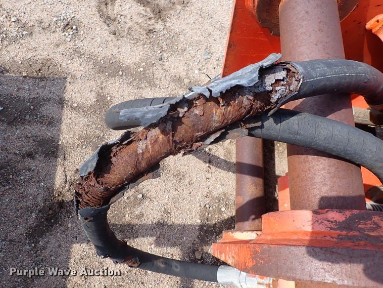 image for item DJ0165 NPK E220 hydraulic hammer