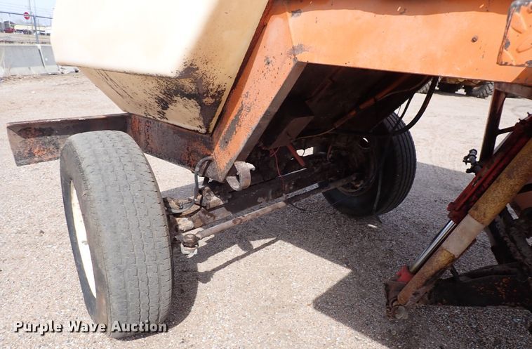 image for item DJ0187 1998 Broce RC350  broom