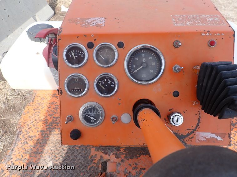 image for item DJ0187 1998 Broce RC350  broom