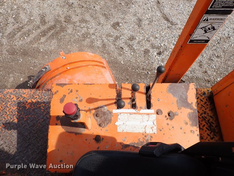 image for item DJ0187 1998 Broce RC350  broom