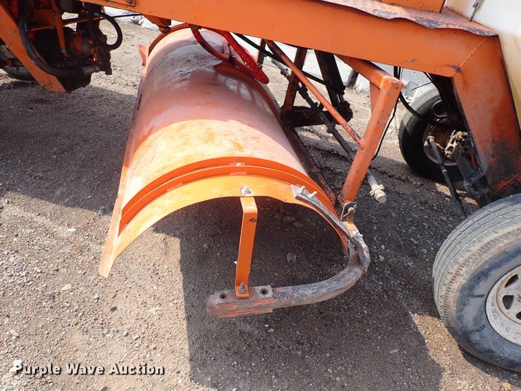 image for item DJ0187 1998 Broce RC350  broom