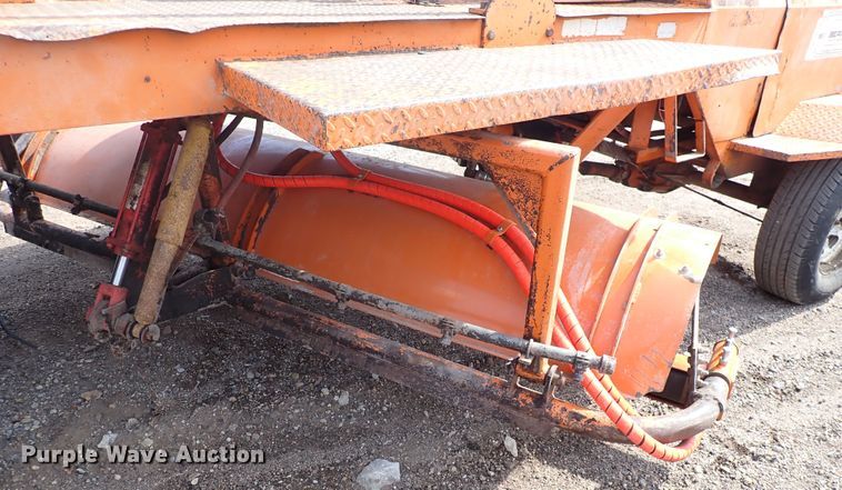 image for item DJ0187 1998 Broce RC350  broom