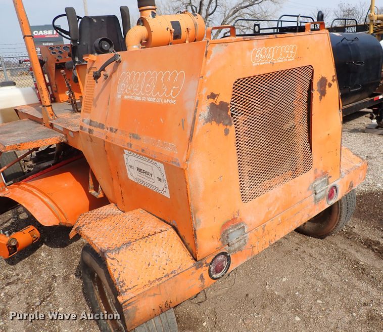 image for item DJ0187 1998 Broce RC350  broom