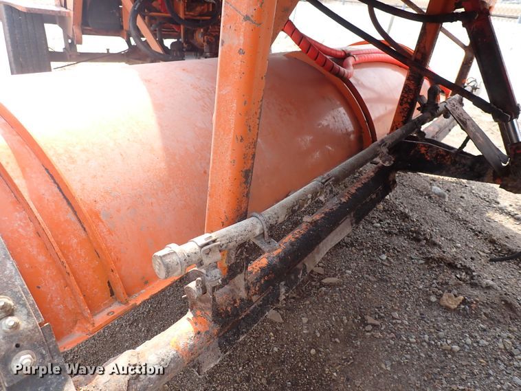 image for item DJ0187 1998 Broce RC350  broom