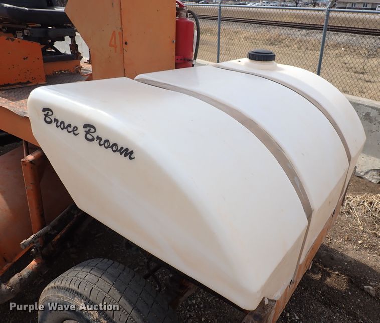 image for item DJ0187 1998 Broce RC350  broom