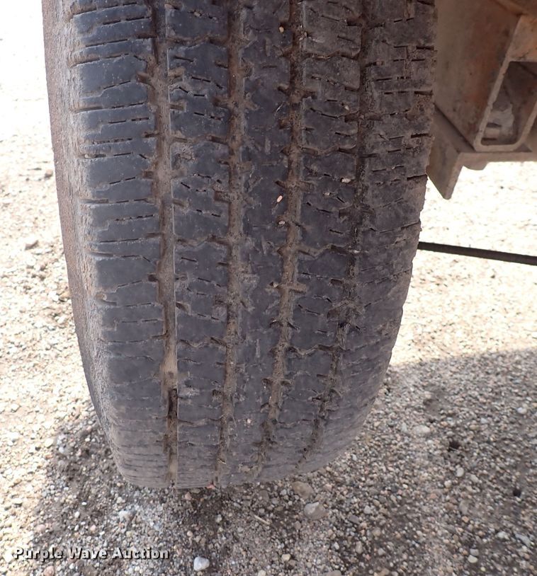 image for item DJ0187 1998 Broce RC350  broom