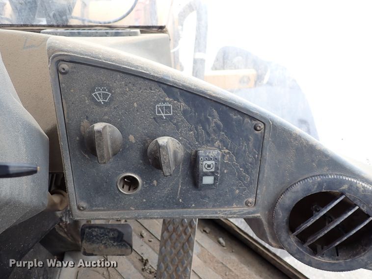 image for item DJ0198 2006 Caterpillar 930G  wheel loader