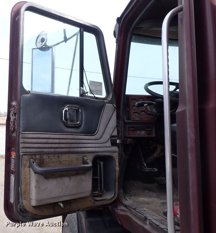 image for item DJ0226 1997 Mack CH613  dump truck