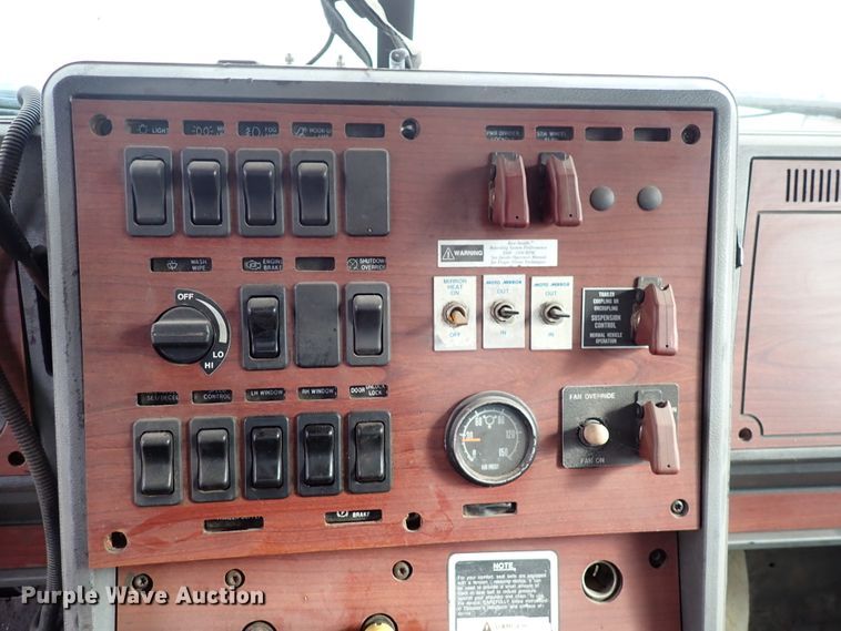 image for item DJ0226 1997 Mack CH613  dump truck