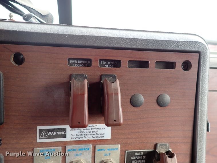 image for item DJ0226 1997 Mack CH613  dump truck