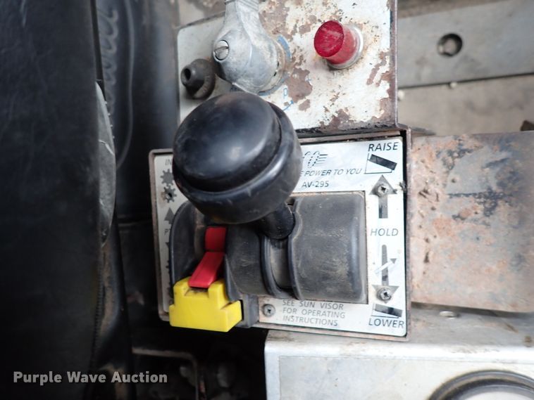 image for item DJ0226 1997 Mack CH613  dump truck