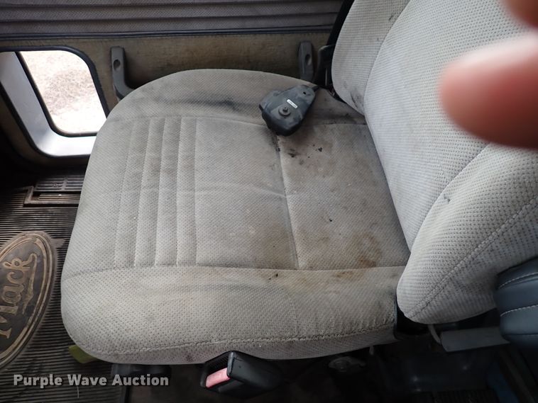 image for item DJ0226 1997 Mack CH613  dump truck