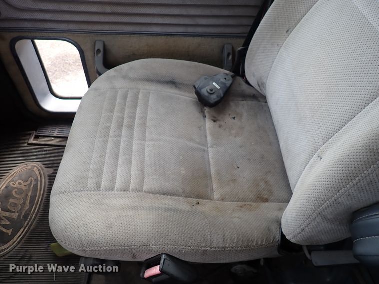 image for item DJ0226 1997 Mack CH613  dump truck