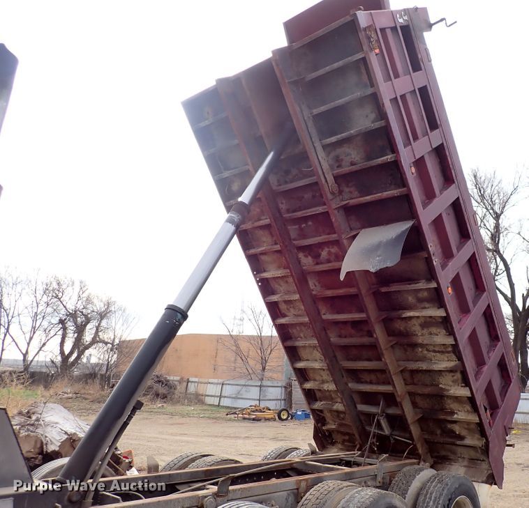 image for item DJ0226 1997 Mack CH613  dump truck