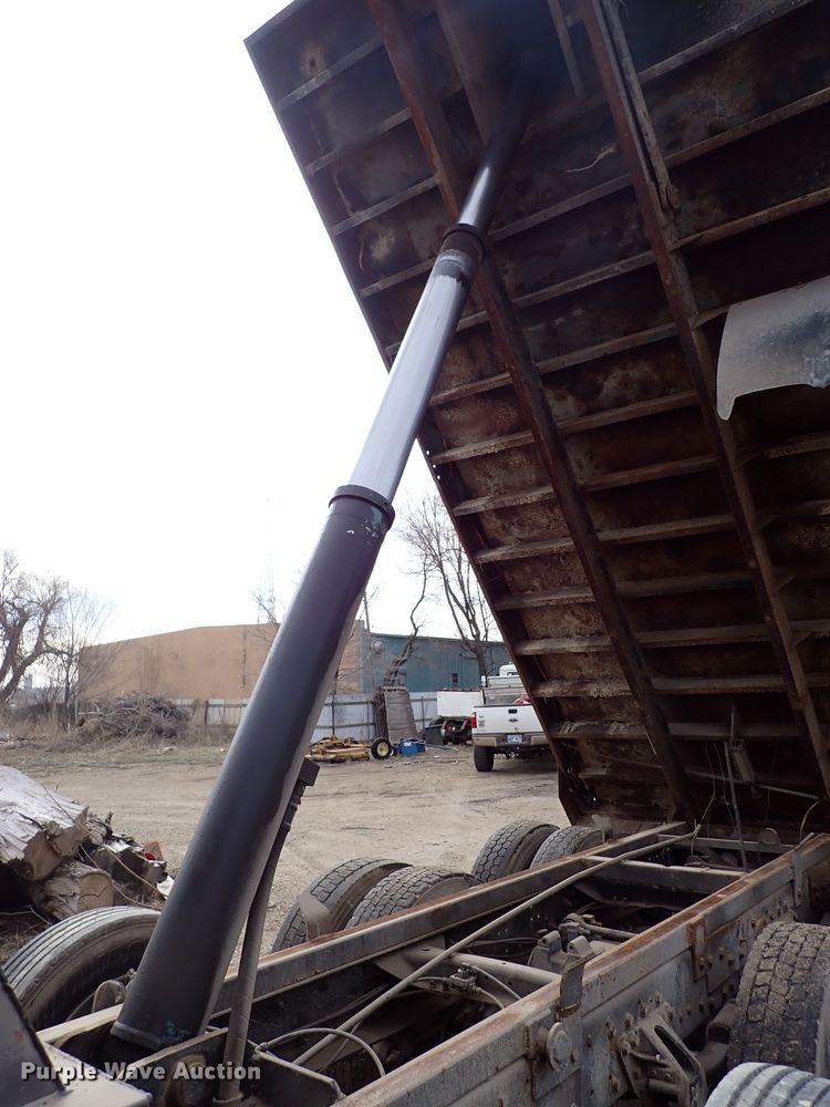 image for item DJ0226 1997 Mack CH613  dump truck