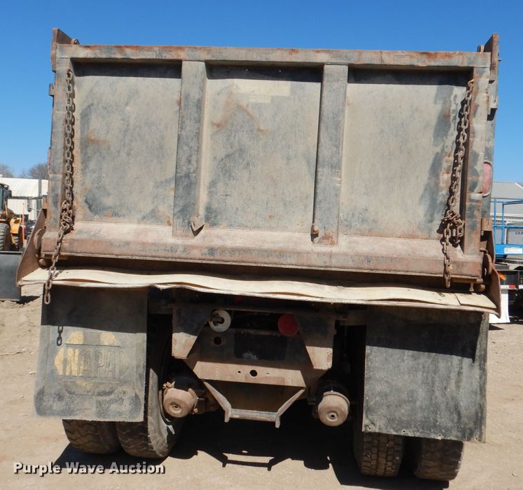 image for item DJ2886 1995 Ford L8000  dump truck