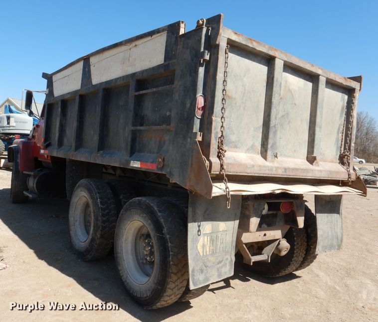 image for item DJ2886 1995 Ford L8000  dump truck