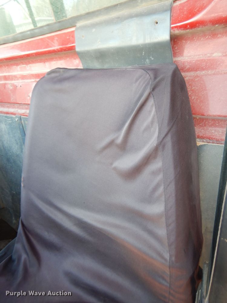 image for item DJ2886 1995 Ford L8000  dump truck