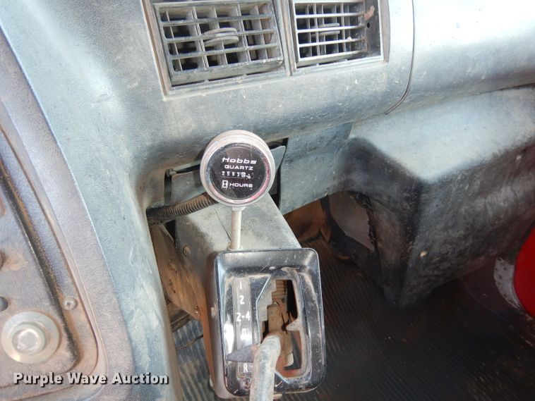 image for item DJ2886 1995 Ford L8000  dump truck